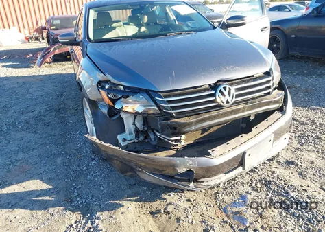 2015 Volkswagen Passat 1.8T Limited Edition z USA, uszkodzony, nr VIN 1VWAT7A34FC110583